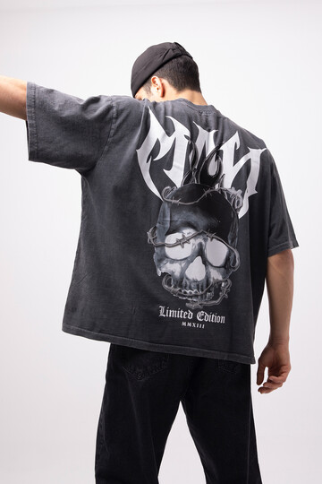 Skull Barbed Printed Crop Tshirt